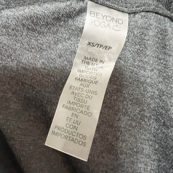 NEW Beyond Yoga Featherweight Rebalance Sleeveless Crew Neck Tank Darkest Night - Picture 2 of 4